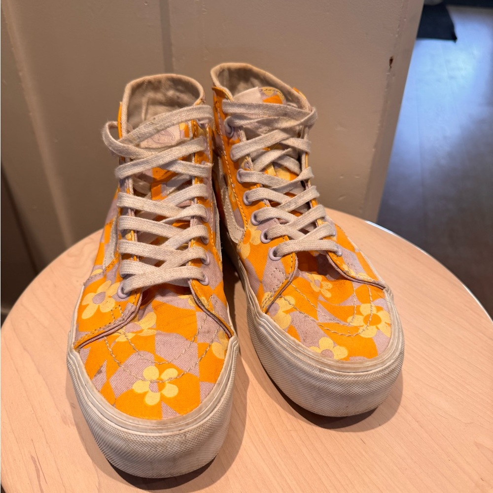 Vans stacked skate high . Great colour, barely worn.